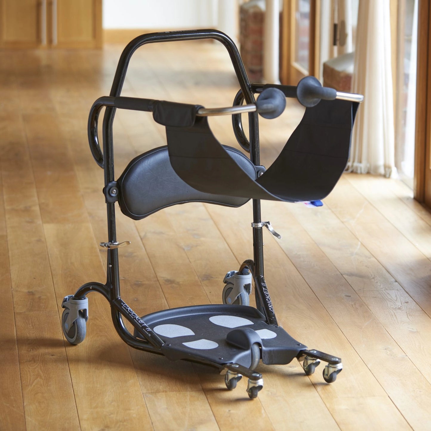 Cricket Stand Aid Transfer Assist 2 – Front View