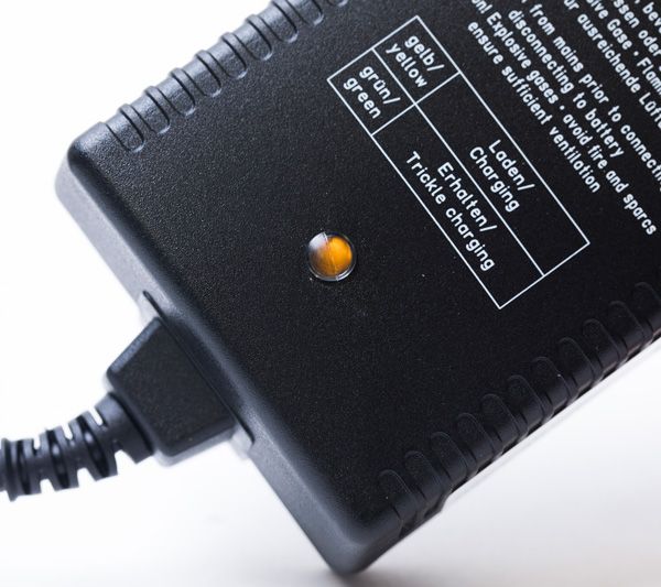 MSP-C-AH-0020X Wall Mounted Charger 24V 1000mA – LED indicator detail