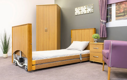 Alerta Long‑Life FR Luxury Washable Duvet front view on a bed