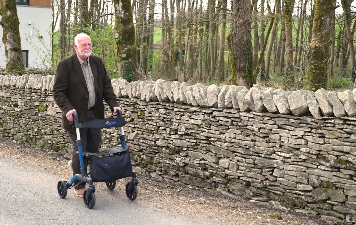 Alerta rollator 20 cm wheels front and rear for indoor and outdoor use