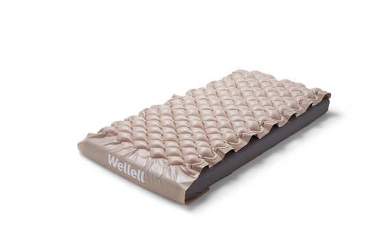 Close-up of the 130 bubble cells on the Domus 1 mattress overlay.